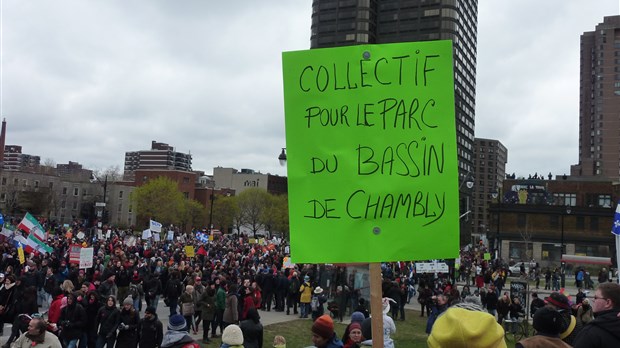 Le Collectif à la manifestation du 22 avril